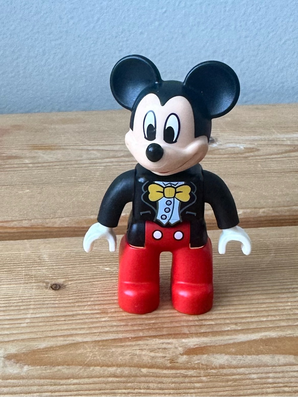 LEGO 19818 Duplo Disney Mickey Mouse With Black Jacket Duplo  Figure